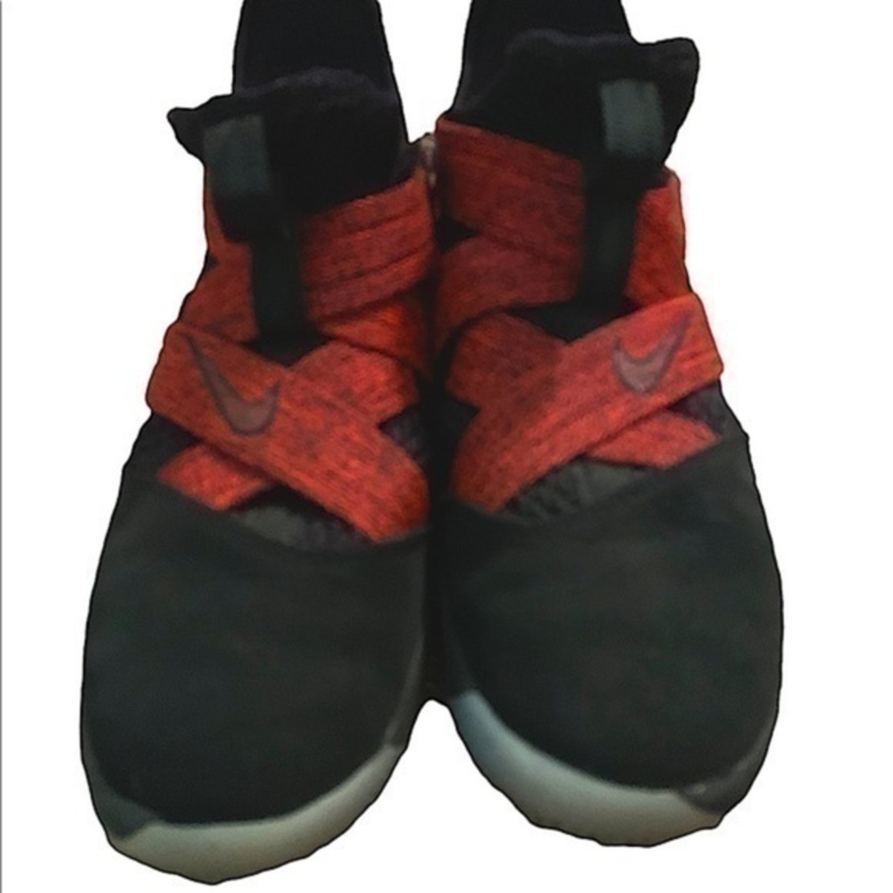 LeBron soldier 12 EP straps with no laces